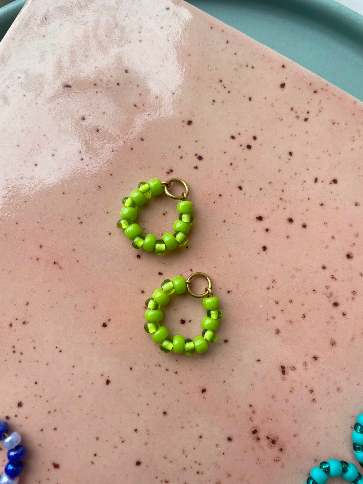 Ohrring Charm aus Perlen