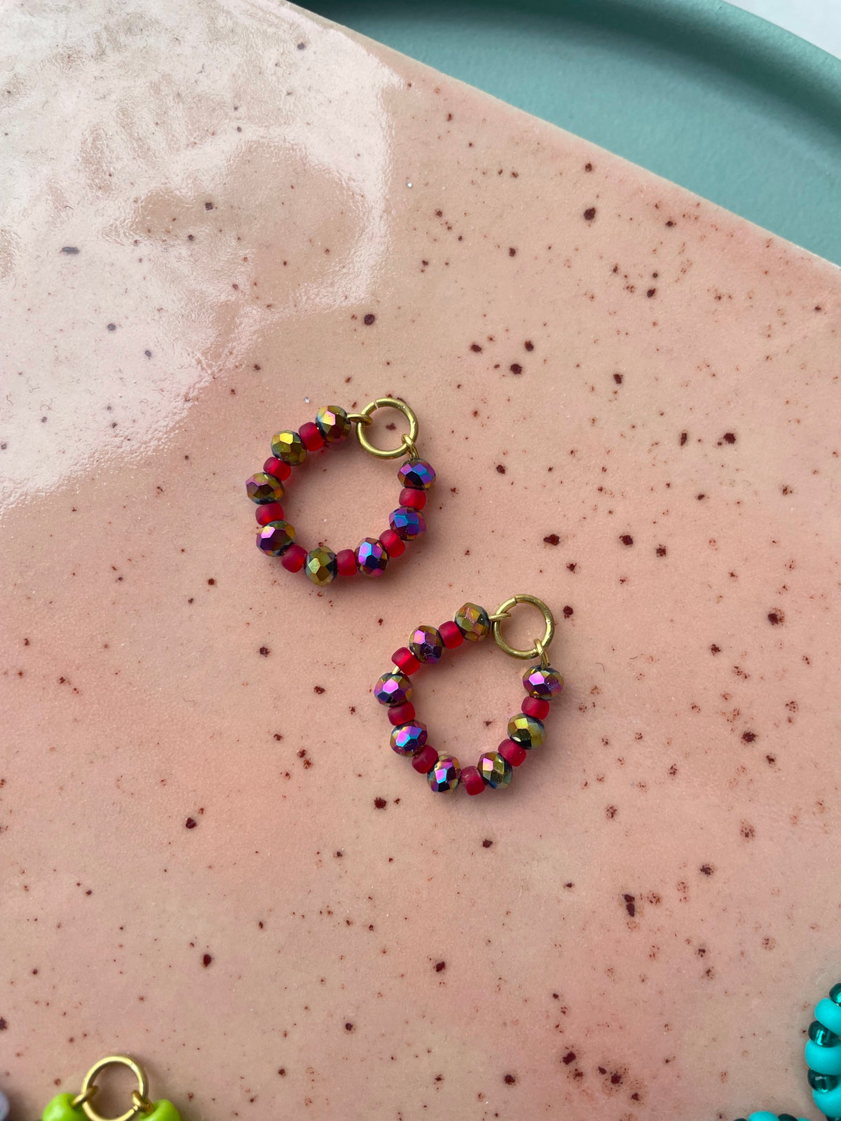 Ohrring Charm aus Perlen