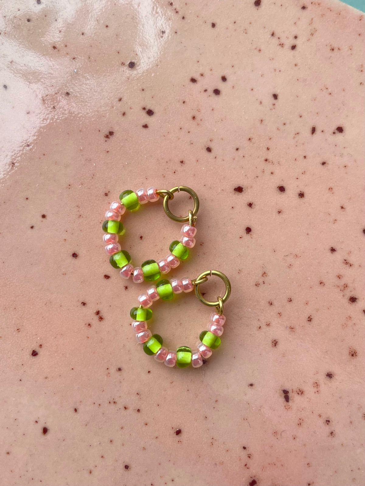 Ohrring Charm aus Perlen