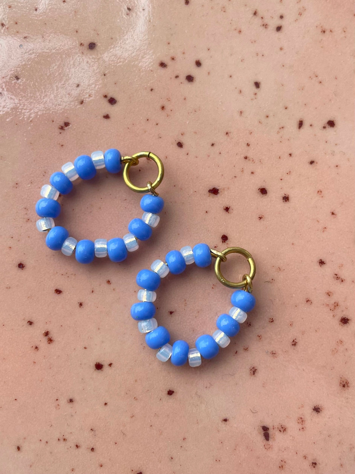 Ohrring Charm aus Perlen